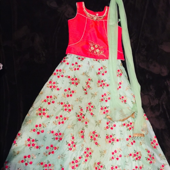 Indian girls party wear - Picture 2 of 8